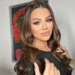 Hanady Mehanna Instagram - Más del evento de ayer #edex2021 Makeup by the queen @dinaragheb Hair by my fav @haithamdahab00 “abkarino” Jumpsuit by the impressive @maisondzcouture Brooch by the savior @lesense_accessoires Styled by the one and only @reemsalamaofficial thank you for everything 🤍