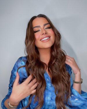 Hanady Mhana Instagram - Missed Instagram 😅

Makeup: @sharifftanyous 
Hair: @haithamdahab00 @elsobky9090 
Styled by my love: @reemsalamaofficial