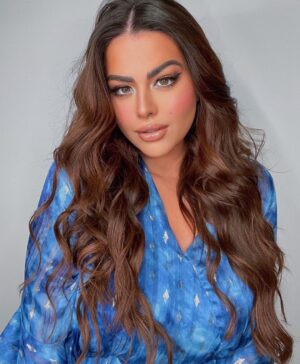 Hanady Mhana Instagram - GUESS WHO’S BACK? 🚨

Makeup: @sharifftanyous 💙
Hair: @haithamdahab00 @elsobky9090 💙
Styled by: @reemsalamaofficial 💙