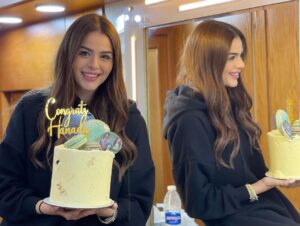 Hanady Mhana Instagram - Celebrating Mariam’s success on set 🎬 🤍 
الحمدلله 
ألا_أنا #بدون_ضمان 

Thank youu @sweet_lu_dessertstudio 🤍