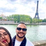 Hanady Mehanna Instagram - Plus touristique que ça y’as pas🥐 (toujours avec ma bouteille d’orangina..🤦🏻‍♀️) Paris, France
