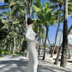 Hande Erçel Instagram - Miyy&🏝️&🤍 Mauritius