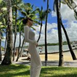 Hande Erçel Instagram - Miyy&🏝️&🤍 Mauritius