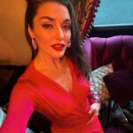 Hande Erçel Instagram - Özlendin 😎 @nocturne #işbirliği