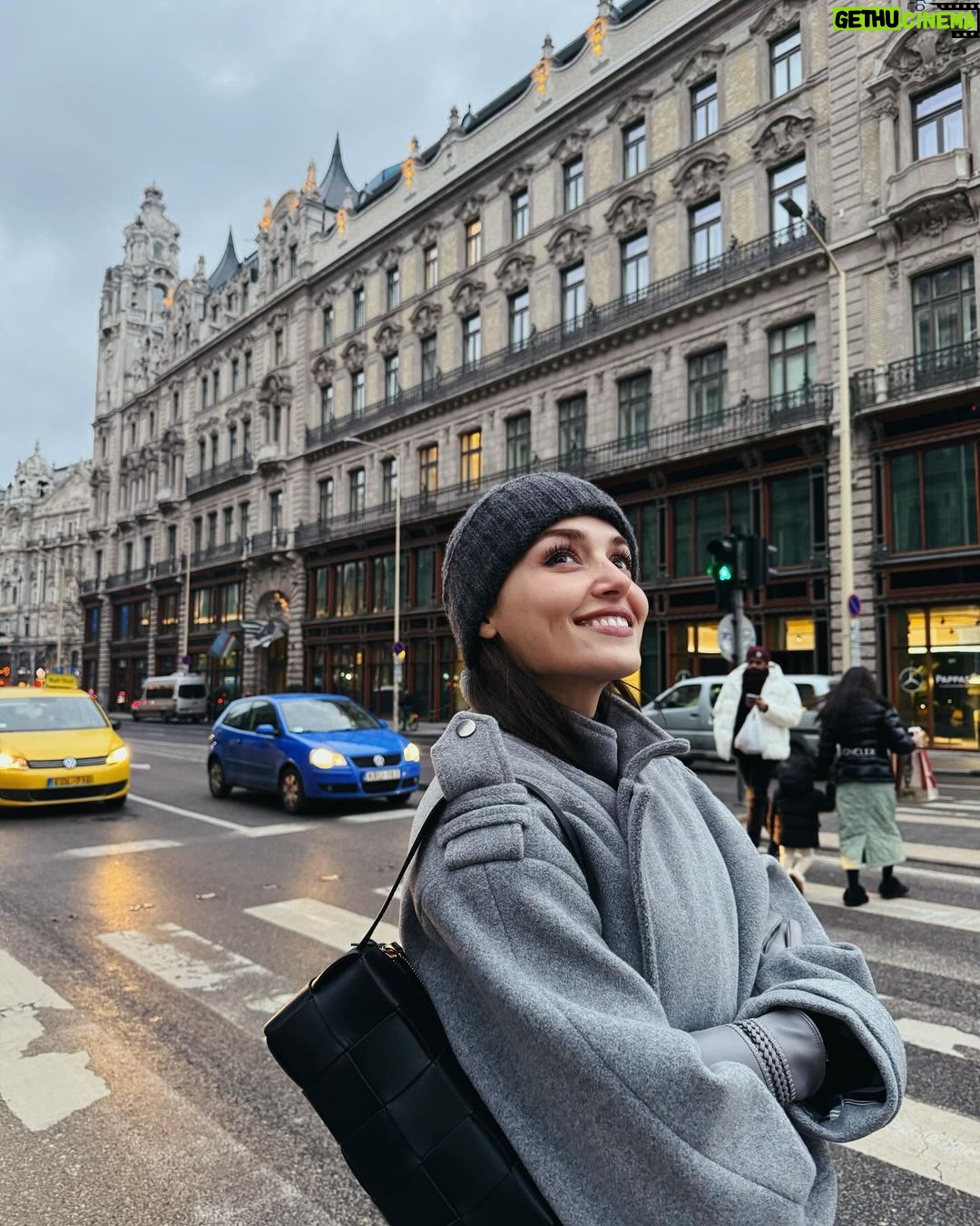 Hande Erçel Instagram - Matild Palace, a Luxury Collection Hotel, Budapest
