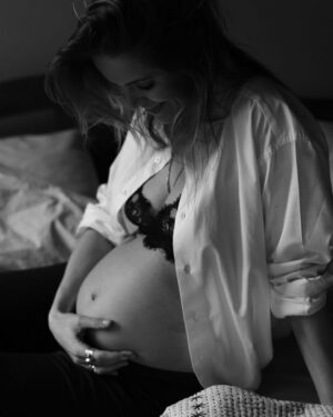 Hanna Verboom Instagram - Mijn meisje is 4 geworden! 🍓Je maakt me de allergelukkigste lieve Sara Emmanuel James 🦓
