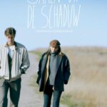 Hanna Verboom Instagram - Daar zijn ze dan! De eerste beelden van onze documentaire ‘Samen uit de schaduw’ die maandag in prèmiere gaat op Blue Monday. 💙 De documentaire is het vervolg op ‘Uit de schaduw’ waarin filmmaker Hanna Verboom de strijd aangaat met het taboe op mentale gezondheid. Door haar openheid over haar eigen psychische variatie ontving ze duizenden reacties van mensen die zich hierin herkennen… De ontmoetingen die volgden inspireerden Hanna tot het maken van een vervolg. Maar dit keer niet alleen. Samen met o.a. Dirk de Wachter, Typhoon, Jesse Laport en ook haar eigen broertje onderzoekt ze de kwetsbaarheid van de psyche en komt tot één conclusie. Mensen hebben mensen nodig. #hannaverboom #samenuitdeschaduw #uitdeschaduw #UDS #cinetree #getitdone #mentalegezondheid