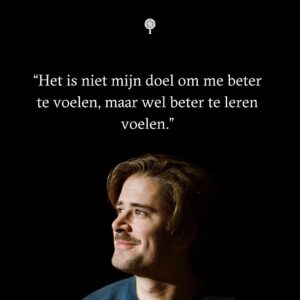 Hanna Verboom Instagram - We zijn live!!! Met heel veel liefde, zweet en tranen presenteer ik jullie ‘Samen uit de schaduw’ een persoonlijke en hoopvolle documentaire over mentale gezondheid met o.a Dirk de Wachter, Typhoon, Jesse Laport en mijn broertje Juda. 

Vanaf nu gratis te zien op Cinetree 🫶 please do share!

Naast de docu hebben we met @getitdoneorg ook een platform opgezet waar je in gesprek kan maar ook tips en handvatten kan vinden.

De komende weken touren we langs scholen en bedrijven, zo keken we vanochtend samen met zo’n 1000 leerlingen ‘Samen uit de schaduw’. Zo bijzonder!!! Kippenvel. 

Ik ben ongelofelijk trots en dankbaar aan @daphnevanthof @annelammers @eefkevandewouw @willfalize @paul_de_heer @jesselaport @mctyphoon en de rest van onze geweldige cast en crew met in het bijzonder mijn lieve broertje @judaverboom wat ben je moedig en puur ♥️you.

Alleen samen doorbreken we het taboe op mentale gezondheid. Kijk je mee?
#samenuitdeschaduw #linkinbio 

📷liefste @marie.broeckman maakte deze prachtige foto’s van ons en zie je ook in de docu ♥️
