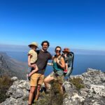 Hanna Verboom Instagram - On top of the world 🏔️ we doen graag alsof we de 4 uur durende hike helemaal zelf hebben gedaan maar er zijn dus van die ski liftjes en verder zeg ik niks Tafelberg Kapstadt