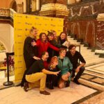 Hanna Verboom Instagram - Ik geniet zo erg na! Gisteravond hebben we ons filmfestival Tomorrow afgetrapt en het was fantastisch. Wij trakteren vanaf nu een week lang elke dag op films over het klimaat en onze toekomst: inspirerende verhalen van individuen en initiatieven die hoopvol stemmen. Zoals de regeneratieve boeren in The Biggest Little Farm, het land wat tot leven kwam in Salt of the Earth en de lokale communities en stadsboerderijen in de hit-documentaire Tomorrow. Maar ook Captain Fantastic, Woman at war en Bigger than us. Tijdens de feestelijke opening gisteren kwamen zo’n 500 gasten waaronder film en impact makers uit heel Nederland samen en spraken o.a. de 12 jarige Zoey, boerin Anne van Leeuwen, filosoof Karim Benammar en acteur Jacob Derwig over hoe zij de toekomst van morgen zien. En nu zijn we live! #linkinbio Deel de films met iedereen die je lief hebt en laten we samen zorgen dat we weer gaan geloven in morgen. Want er is zoveel moois om in te geloven en je schouders onder te zetten!