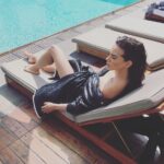 Hannah John-Kamen Instagram - Bathing in style at the GQ shoot 😎