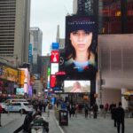 Hannah John-Kamen Instagram - New York New York it’s a wonderful town 🙈 @redproductionco @harlancoben #thestranger #timessquare