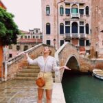 Hannah Kasulka Instagram – Venice blows everywhere else out of the water #tbt Venice, Italy