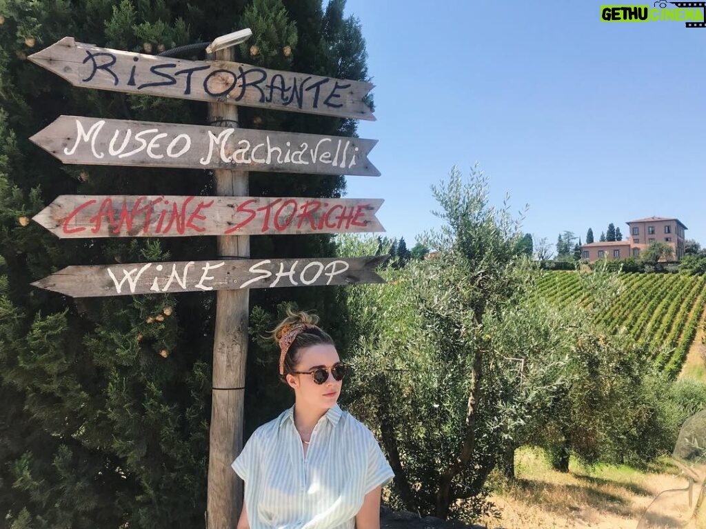Hannah Kasulka Instagram - Still looking for the wine shop. S.O.S. Tuscany, Italy