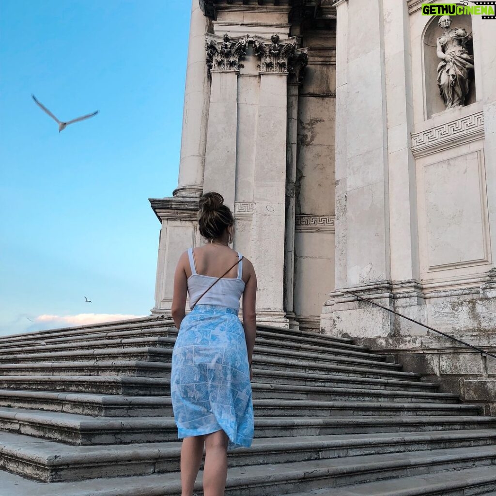 Hannah Kasulka Instagram - Did I mention I went to Italy? Venice, Italy