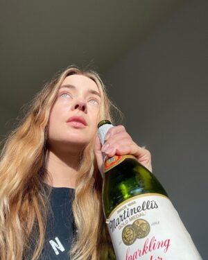 Hannah Kasulka Instagram - 🍾 🎠 ✨ 🍋