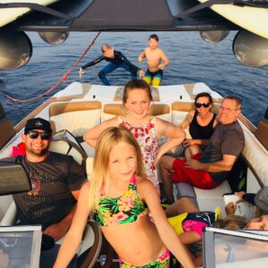 Hannah Nordberg Instagram - Missing my family in Canada! #allsmiles #laughter #love #adventure #grateful #timetogether #vacation #summer2k18 #bestsummerever