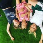 Hannah Nordberg Instagram – #tb hangin’ out with my @overboardmovie sisters #lovethesegirls #chilling #onset #actorslife #goodmemories #hannahnordberg