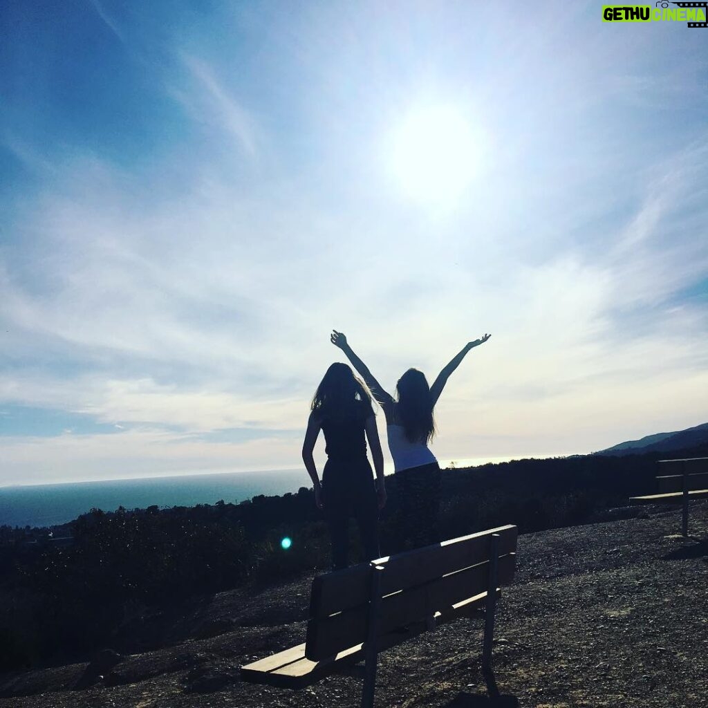 Hannah Nordberg Instagram - < go take a hike > #blueskies #bestdayever #bae #sunshine #oceanview #grateful #sundayfunday #lifeisgood #actress #actorlife #film #television #inspirationpoint #hannahnordberg #sundayfunday