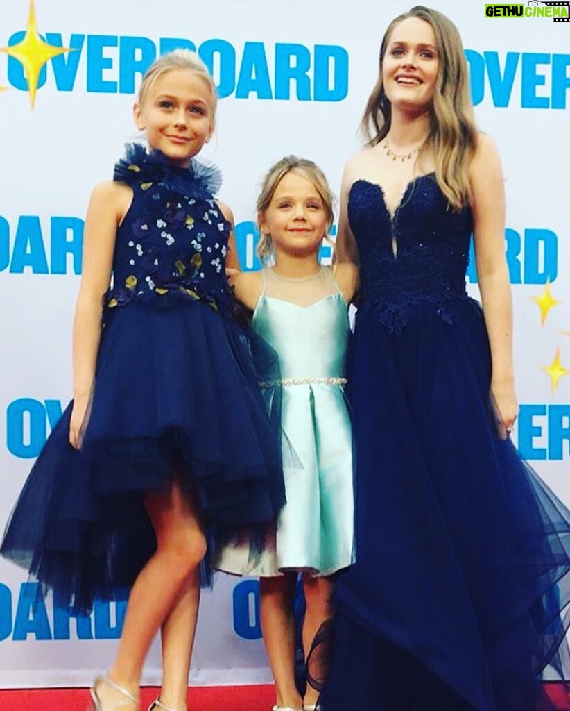 Hannah Nordberg Instagram - Had such a blast at the @overboardmovie #premier last night!!! The movie opens in theaters THIS Friday, May 4th! 🎬🍿 Can’t wait for you all to see it! #actress #actorlife #film #hannahnordberg