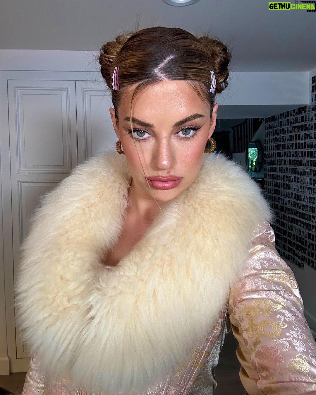 Hannah Stocking Instagram - Let her cook… I SAID LEEeeEeEeeTTTtT hERR COOOOooooOoooK 👩🍳 (what’s ur fav look?) Los Angeles, California