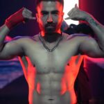 Harrdy Sandhu Instagram - PSYCHO - PLEASURES EP - VIDEO OUT TOMORROW @akanksharmaa @arvindrkhaira @avadhnagpal @shuntymanish @rajitdev @amannindersingh @adelepereira27 @onkarsinghcolorist @mediamonks @rajranjodhofficial @karankanchanmusic @shubam.lotey @gfxes.eth @sukhmansukhu @ashishdahda @jaissivia @sccreationz @rahulnayyar88 @rashidtheartist @warnermusicindia