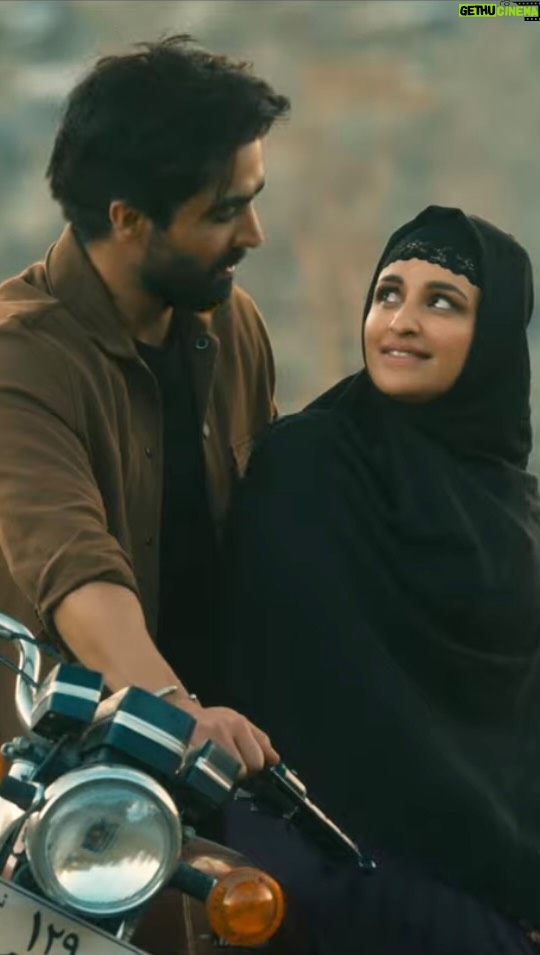 Harrdy Sandhu - 213K Likes - Ki Kariye - From my movie Code Name Tiranga is OUT NOW.
This song is really special to me, doing a love song after a really long time and it being a part of a film that I am acting in makes it even more special.
I hope you guys shower your love and support as always do and enjoy this song.
Beautifully composed by @jaidevkumar_jd and written by @kumaarofficial and @sakshi_holkar did an amazing job with the female parts.
Lets kill it. 🚀🚀@parineetichopra @ribhu_dasgupta @tseries.official @reliance.entertainment