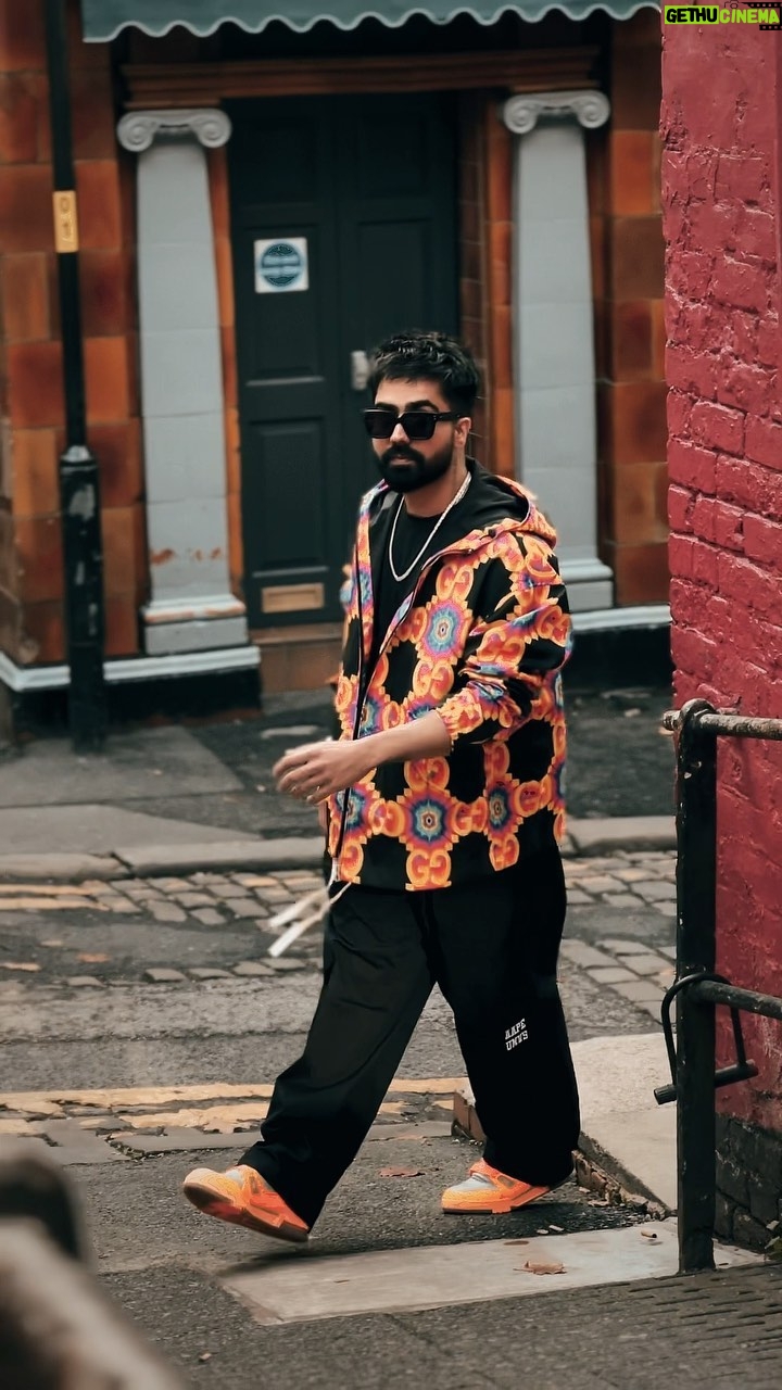 Harrdy Sandhu - 394.6K Likes - Peacock 🦚 in my playlists.
@avvysra @jaani777 @arvindrkhaira
Rap - @realsultaan 🔝