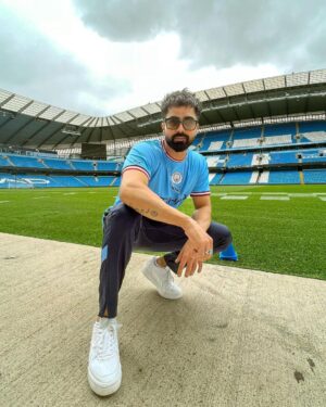 Harrdy Sandhu Instagram - Match day 💪🏻 
Kamm khichdo ajj  @mancity @pepteam 

@pumaindia
