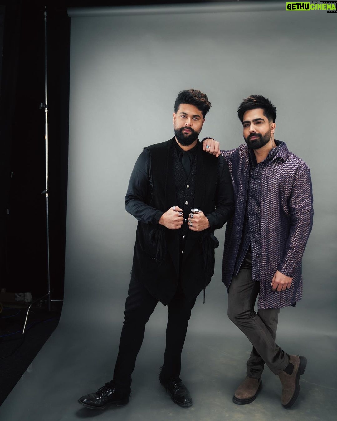 Harrdy Sandhu - 176.3K Likes - Had a blast of a time with @vickykaushal09 veera and @kunalrawalofficial at @blenderspridefashiontour