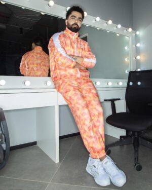 Harrdy Sandhu Instagram - Drippin' in @pumaindia 💧

Shop the latest PUMA collections on PUMA.com, PUMA App & PUMA Stores. Click the link in bio.
