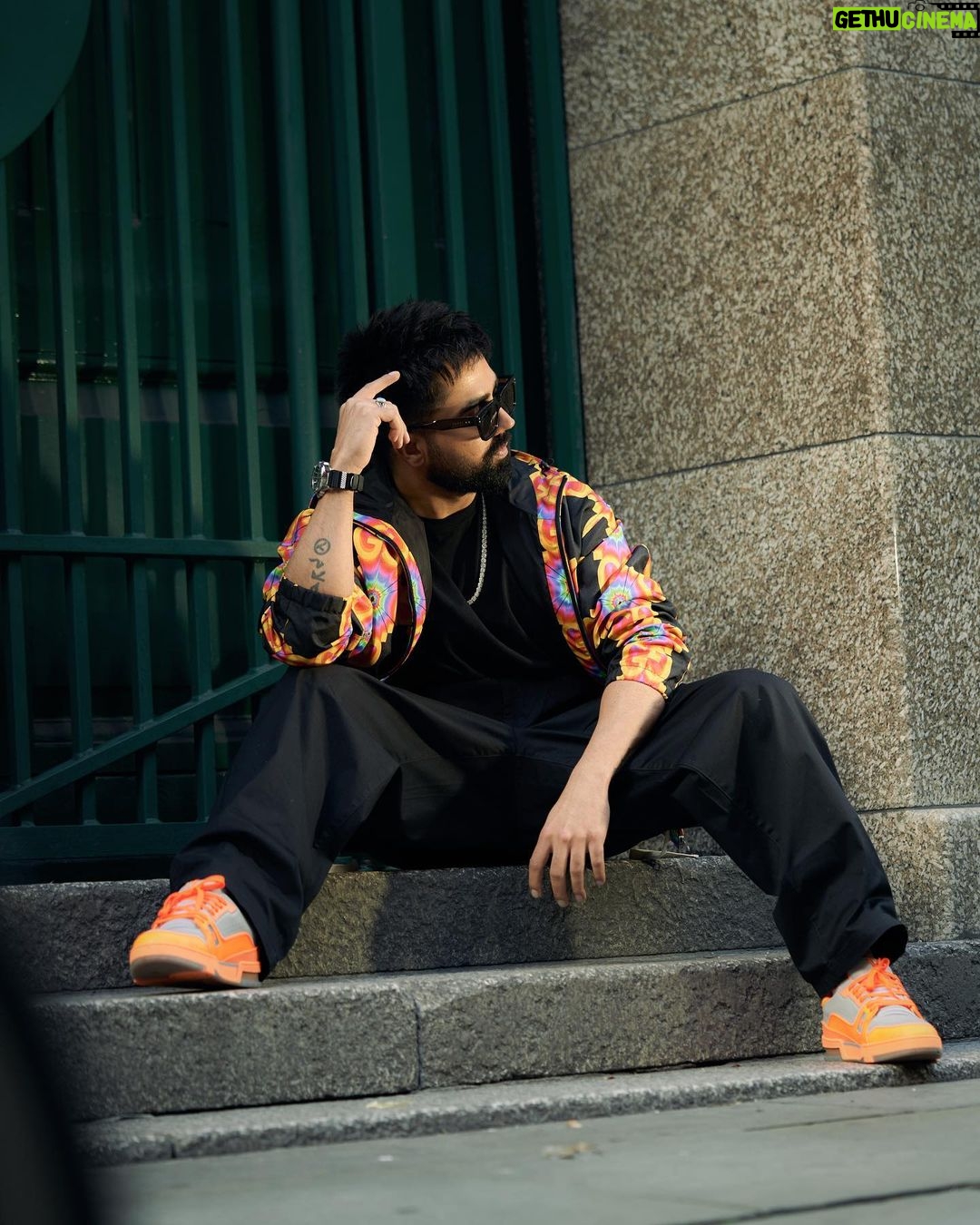 Harrdy Sandhu Instagram - Orange, you glad to see me? 🧡