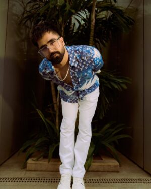 Harrdy Sandhu Instagram - Hi there !

Code Name Tiranga releasing on 14th October in Cinemas near you.