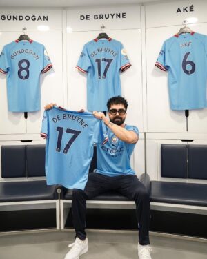 Harrdy Sandhu Instagram - Match day 💪🏻 
Kamm khichdo ajj  @mancity @pepteam 

@pumaindia
