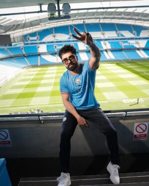 Harrdy Sandhu Instagram - Match day 💪🏻 
Kamm khichdo ajj  @mancity @pepteam 

@pumaindia