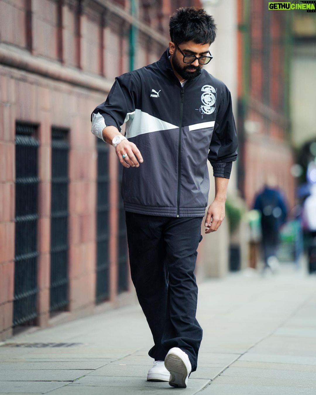 Harrdy Sandhu Instagram - #Cityzens Are you ready? Let’s turn Manchester Blue tomorrow. @mancity FTW . . . Cc: @pumaindia Manchester, United Kingdom