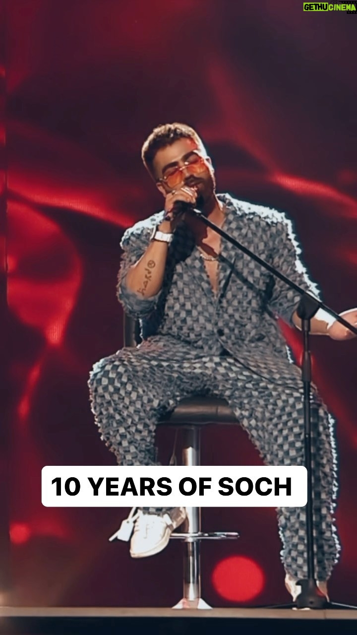 Harrdy Sandhu Instagram - On popular demand - 10 years of SOCH - Time Flies, feels like yesterday. Thank you for giving immense love to it. There’s a story jo mein apne har show te dassdaan. I didn’t have money to do any other song after this. Je naa work karda ta shayad main taxi chala rea hundaa. Thank you all for loving this song and me, here just because of all of you. @jaani777 @bpraak @arvindrkhaira