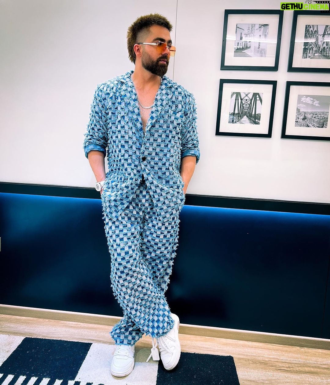 Harrdy Sandhu - 145.6K Likes - 🩵
#galmeri