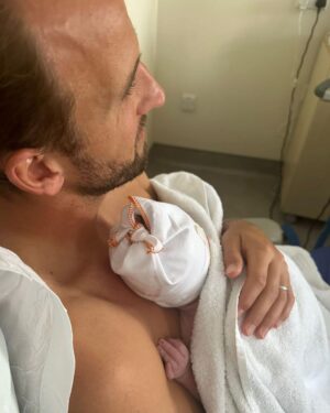Harry Kane Instagram - Welcome to the world Henry Edward Kane. 20/8/2023. Love you baby boy! 💙👶🏼