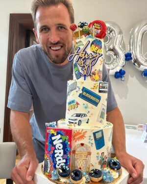 Harry Kane Instagram - Thanks for all the birthday messages! Great day with family and friends 🎉