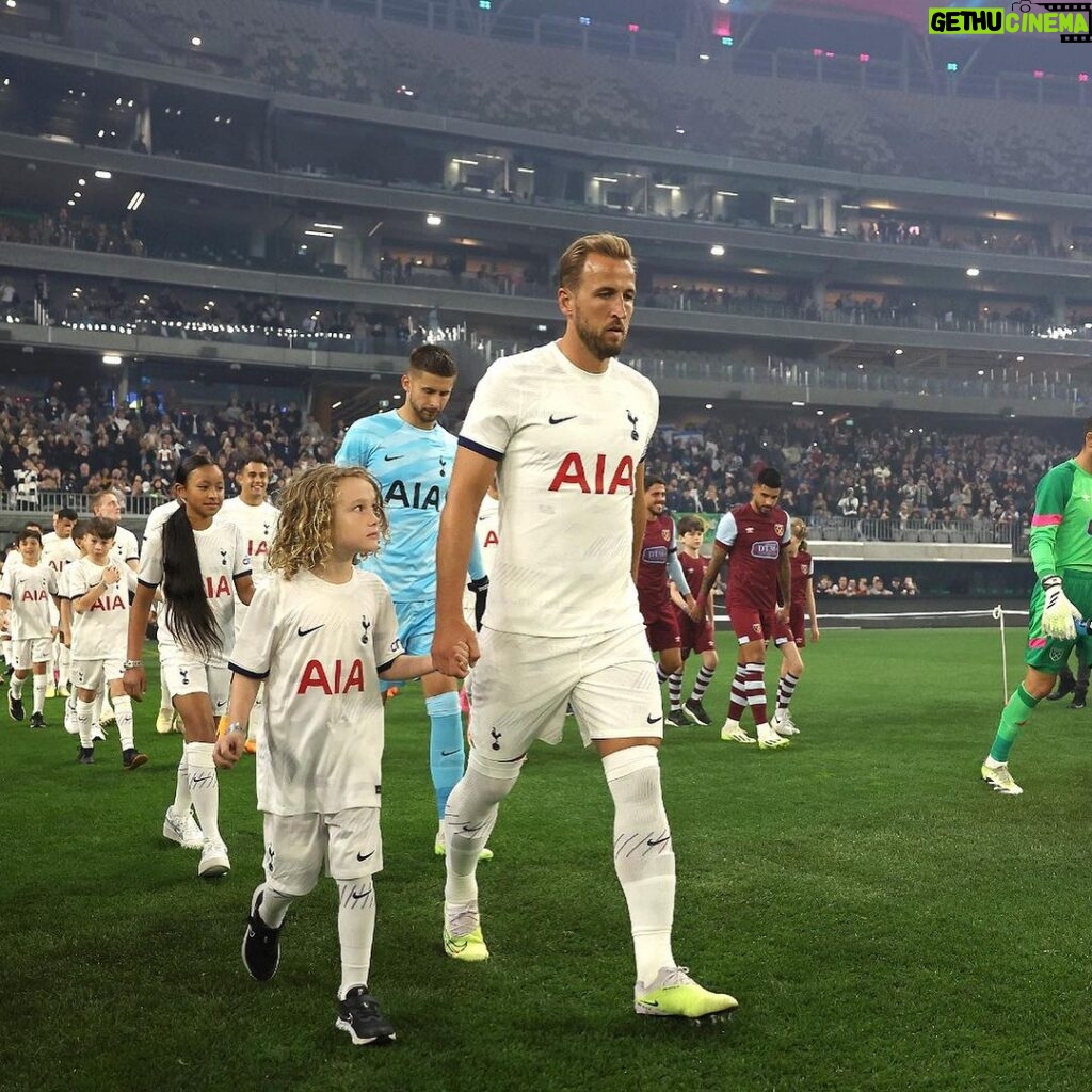 Harry Kane Instagram - Been great in Australia so far. It's a pleasure seeing fans in different parts of the world and thanks for the welcome we've had here. Good to get some minutes in the legs.