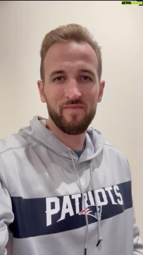 Harry Kane Instagram - So happy to be supporting #FootballShirtFriday for the Bobby Moore Fund for @cr_uk a week today on 21 April! Wear your favourite football shirt, share on social media and help raise funds for life-saving bowel cancer research 🙌 Get involved - footballshirtfriday.org