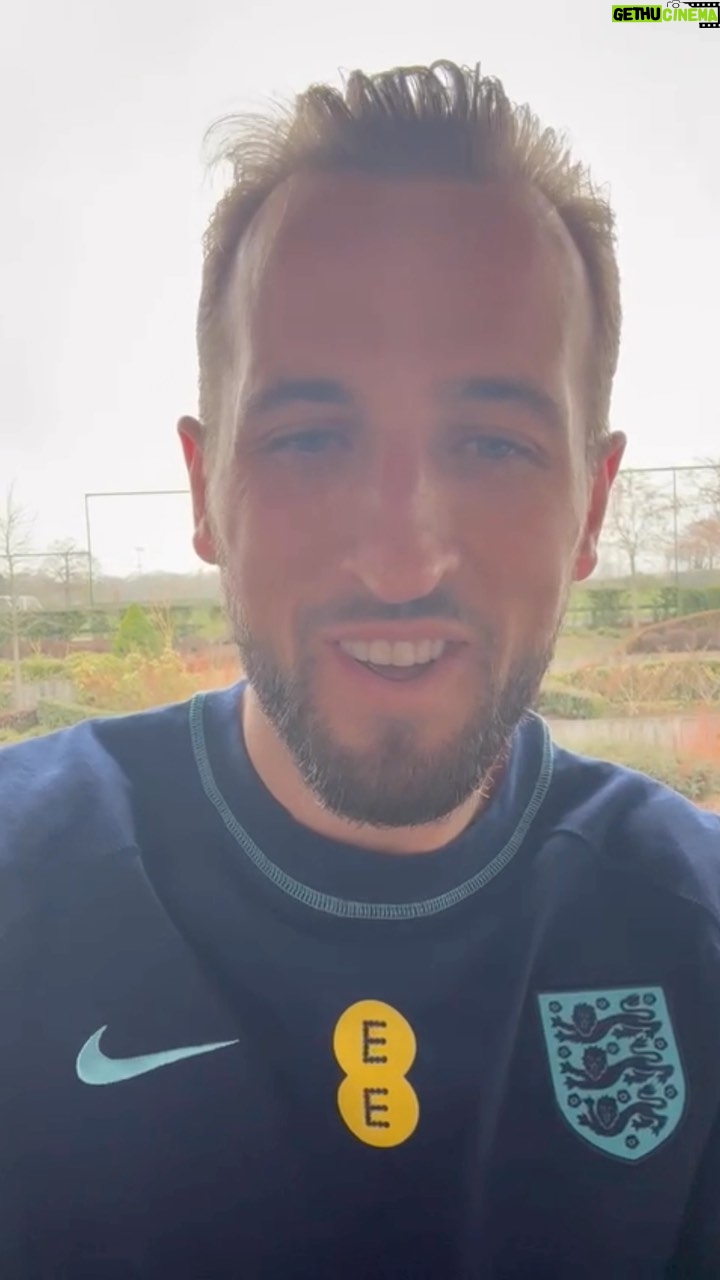 Harry Kane Instagram - Too many people to thank who have helped me on the way to this record. Family, teammates, coaches, fans - all a massive part of breaking the record and I can’t thank you enough. Couldn’t have done it without you. ❤️🏴🦁🦁🦁