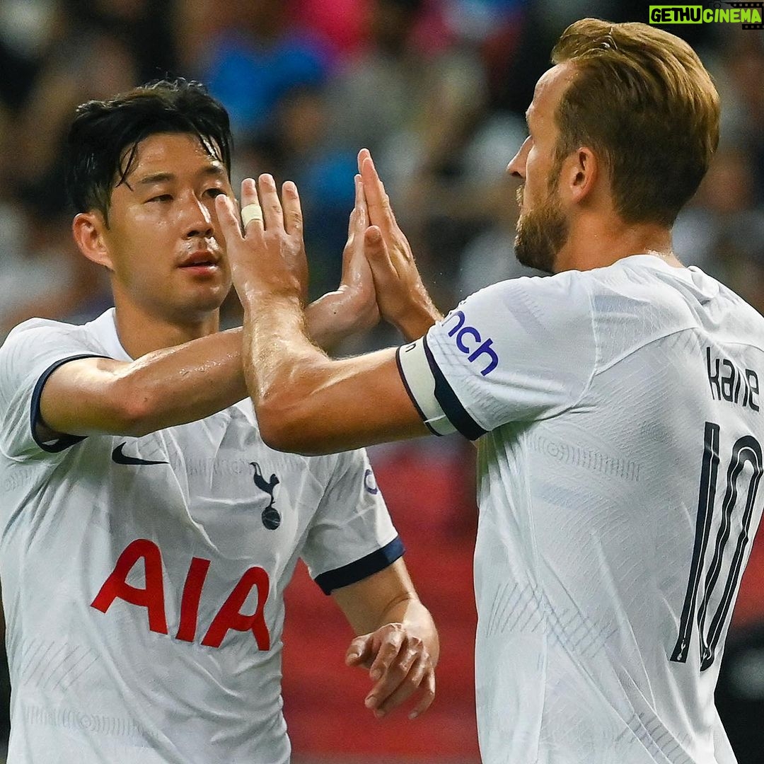 Harry Kane Instagram - Incredible support in Thailand and Singapore and amazing countries to visit too. Thanks for having us ππΉππΈπ¬