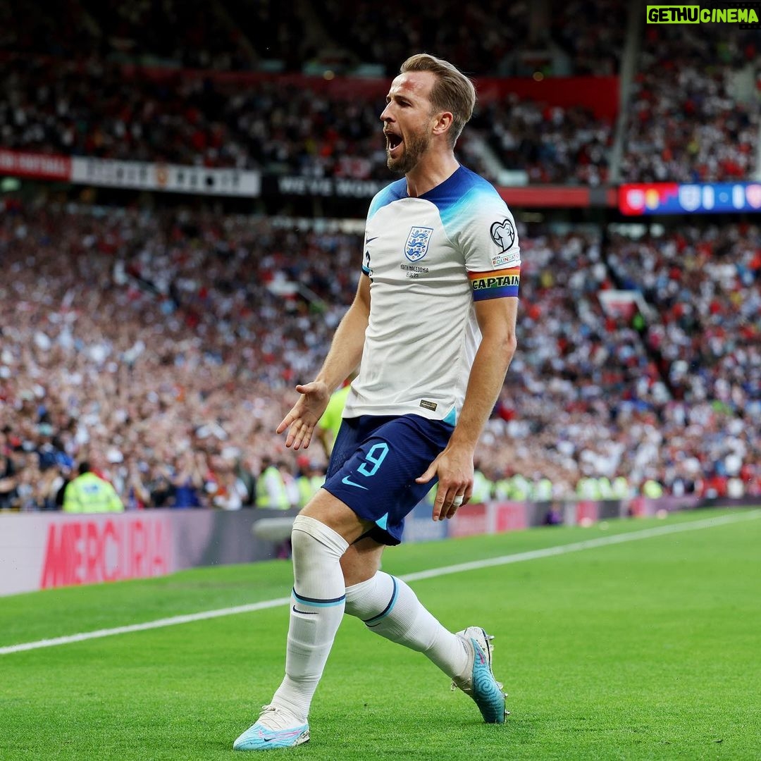 Harry Kane Instagram - Great way to finish before a good break. Congrats @bukayosaka87 on the hat-trick and @kalvinphillips on a first @england goal 🙌🏴