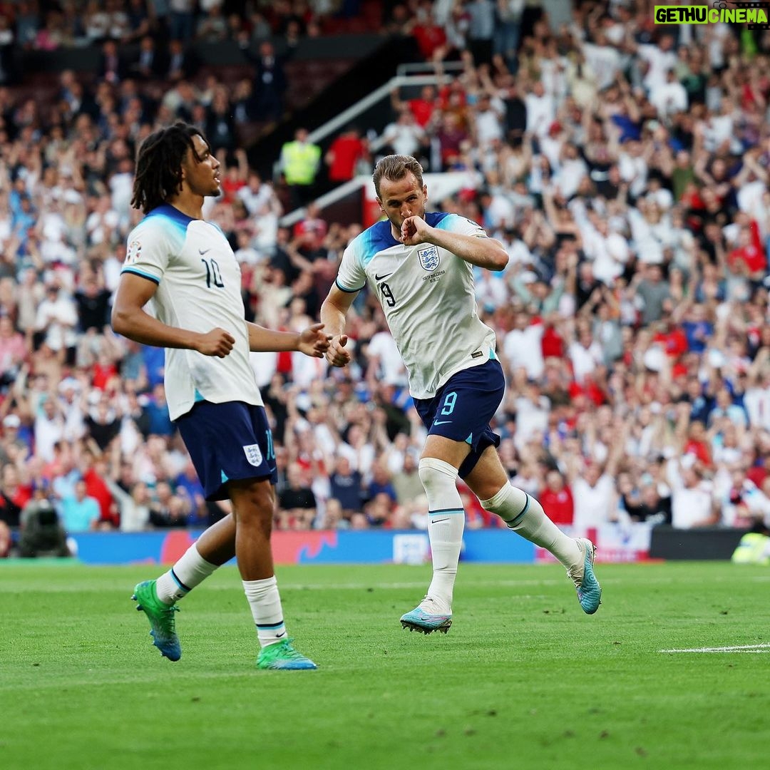 Harry Kane Instagram - Great way to finish before a good break. Congrats @bukayosaka87 on the hat-trick and @kalvinphillips on a first @england goal 🙌🏴