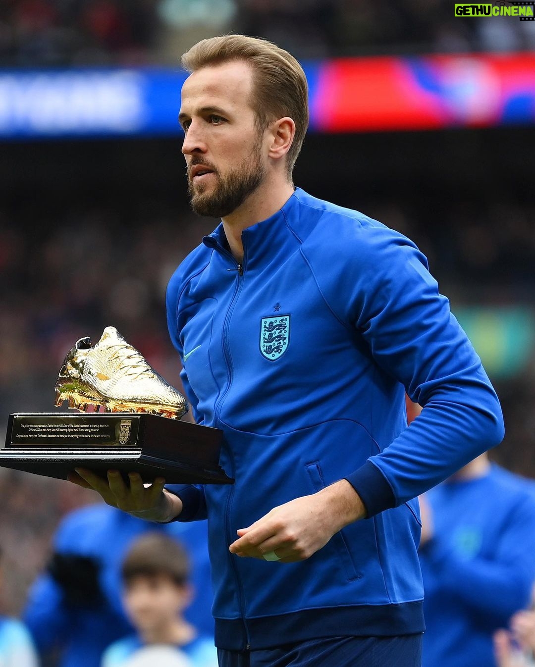 Harry Kane Instagram - Summing up a special, magical week - one I’ll never forget or take for granted. ❤️🏴