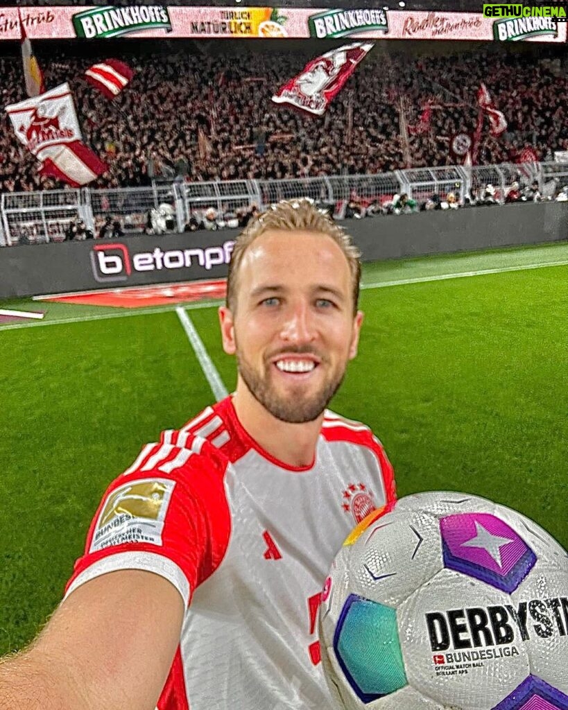 Harry Kane Instagram - To get a match ball for a hat-trick in a game like this in front of these fans was incredible! A special first klassiker 🙌#MiaSanMia