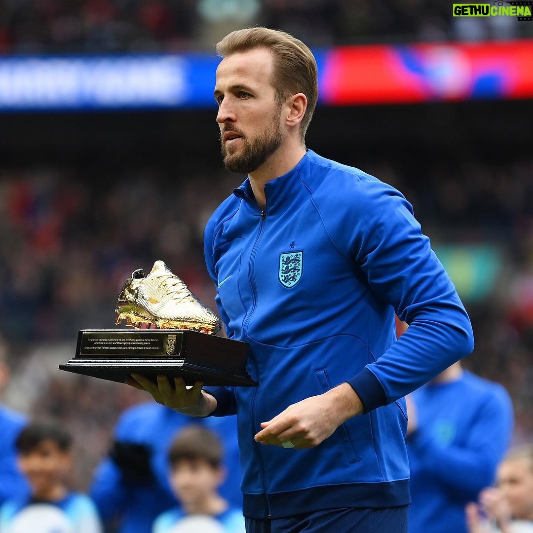 Harry Kane Instagram - Very proud of what we’ve achieved as a team in 2023 - from a historic win in Italy to qualifying as group winners. On a personal level becoming England’s top goalscorer means it’s been an international year I’ll always remember. Can’t wait for 2024 in an England shirt and the Euros 🙌🦁🦁🦁