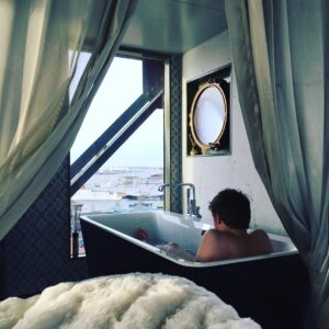 Harry Lewis Instagram - Bath time boys